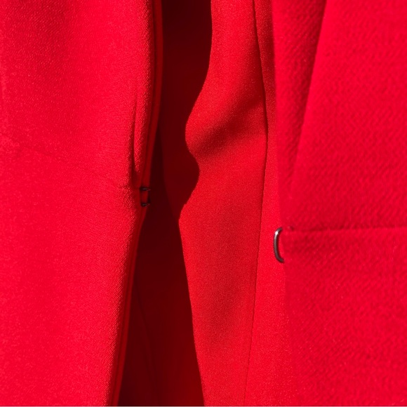 Ann Taylor blazer. Size 0 - Picture 4 of 6